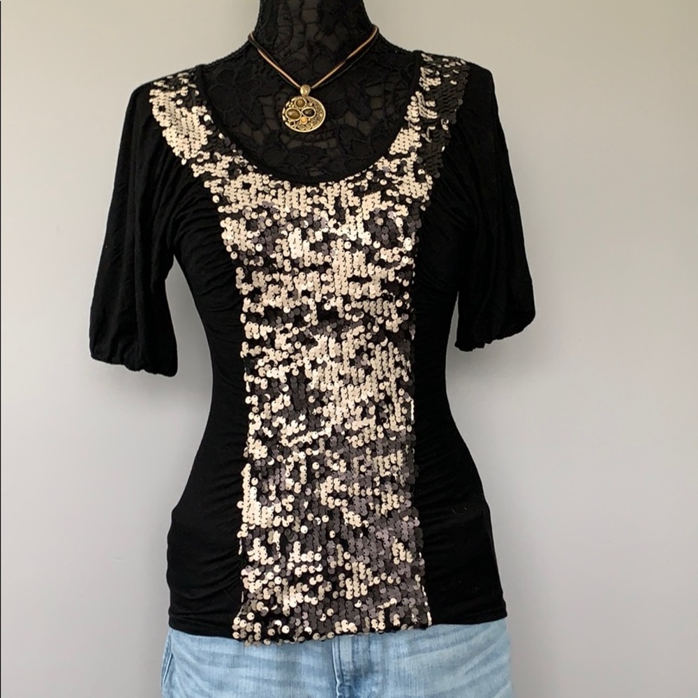 Buckle Daytrip top. Size small